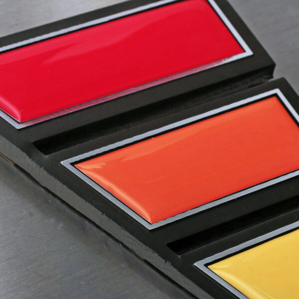 Gjuten Aluminiumskylt – Kilformad, Diamantslipad med Domnade Fält - Bild 5