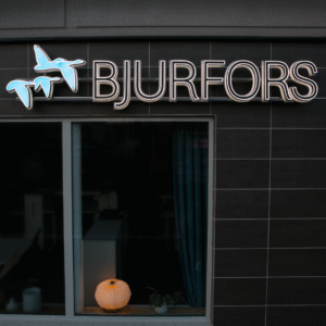 Bjurfors-fasadskylt-rostfritt_LED_Profil _3_6_Reflector_3