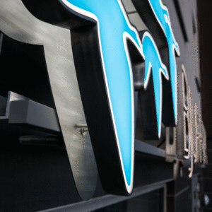 Bjurfors-fasadskylt-rostfritt_LED_Profil _3_6_Reflector_5