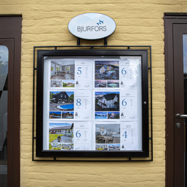Infoskåp Bjurfors Sigtuna – LED-belyst menyskylt i retrostil - Bild 3