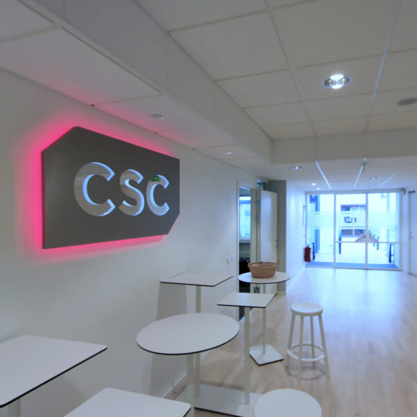 Receptionsskylt i Rostfri Ljuslåda med Röd Bakbelysning & Spegelakryl - Bild 6