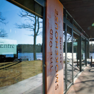 Fasadskylt_Rostad_Corten_The-old-smokehouse-Deckaperad_LED_1