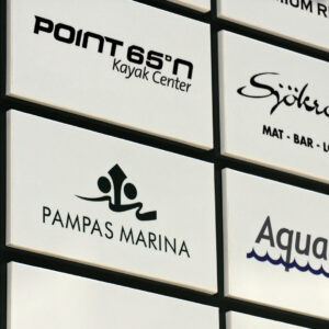 Fistaende_skyltar_clarex_pampas2_3_L