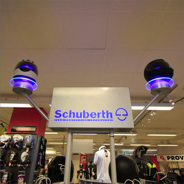 POS-pylonskylt med roterande LED-belysta akrylskivor, integrerad ljuslåda med framåt- och sidobelyst logotyp samt markbelysning med halo-effekt - Bild 3