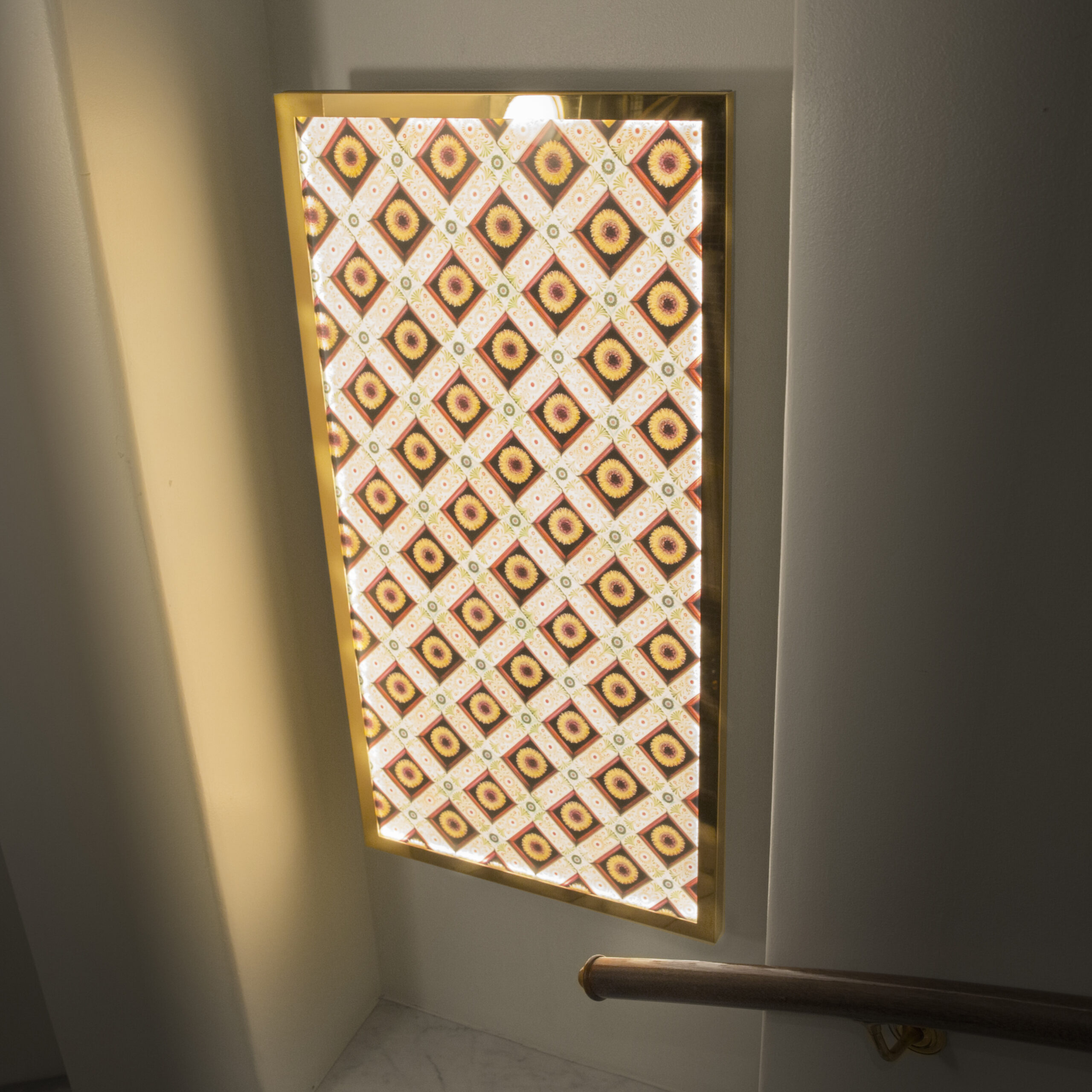 Hufvudstaden_Inifrån_LED_Belysta_ljuslådor_med_digitaltryckta_dekor_guldtitanlegerad_ram_3