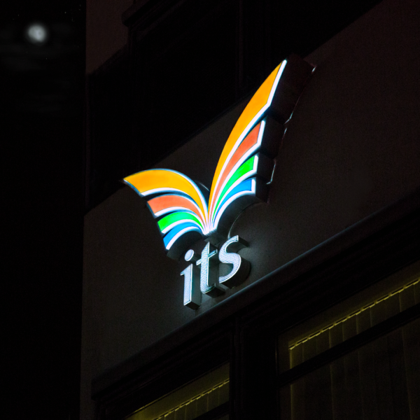 Fasadskylt i Rostfritt Stål med LED Frambelysning & Upphöjda Kilformade Logofigurer - Bild 4