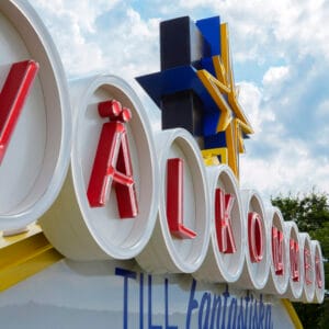 Las_Vegas_pylonskylt_inifrån_LED_belyst_Ljuslåda_&_Led_Neon_3