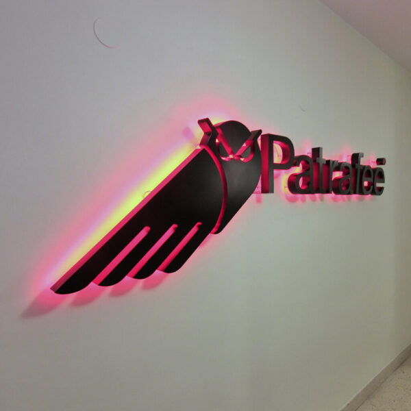Receptionsskylt med LED-bakbelysning – Profil 3 med Coronaeffekt