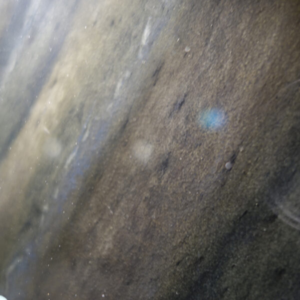 Newsec Folksam fastighetsregister – distansmonterad glasskylt i härdat planglas med vinyldekor mot marmorerad bottenplatta - Bild 8