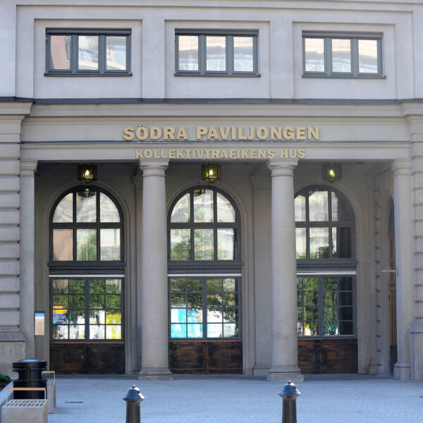 Fasadskylt i Individuella Profilbokstäver i Guldlackerad Aluminium - Bild 3