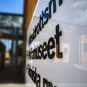 Riksidrottmuseet_Pylonskylt_Polycarbonat_Akryl_inifrån_LED_Belyst_2