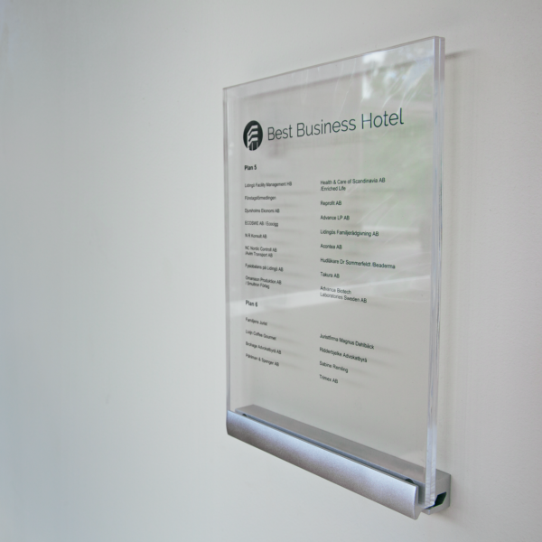Informationsskylt i optiwhite härdat glas med vinyldekor och rostfri kantfotprofil - Bild 5