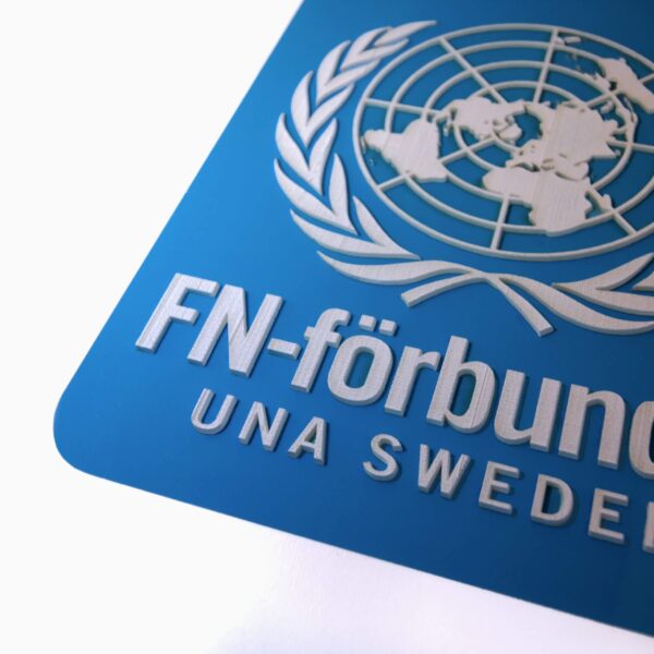Skylt FN-förbundet akrylskylt – transparent akryl med tryck och gravyr - Bild 3