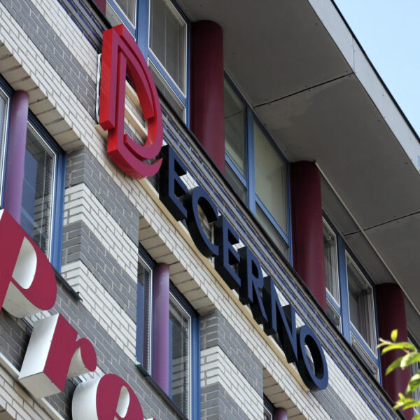 Fasadskylt med LED-belysning och Black & White Frontdekor - Bild 4