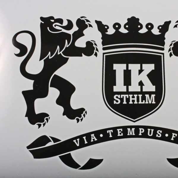 Kupad Vit Emaljskylt med Svart Schablonerad Dekor - Bild 3