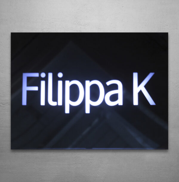 Filippa-K Ljuslåda i Svart Akryl – Inifrån LED-belyst med Black & White-effekt - Bild 2