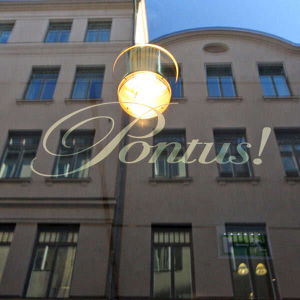Fönsterdekor i exklusiv guld krom vinyl – elegant skyltning på glasytor - Bild 9
