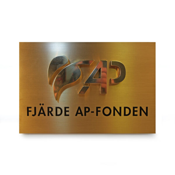 Graverad Mässingsskylt – Färgfylld med Upphöjd Logotyp - Bild 3