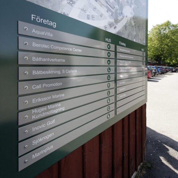 Fastighetsskylt –  med Upphöjd Logotyp & Informationskarta