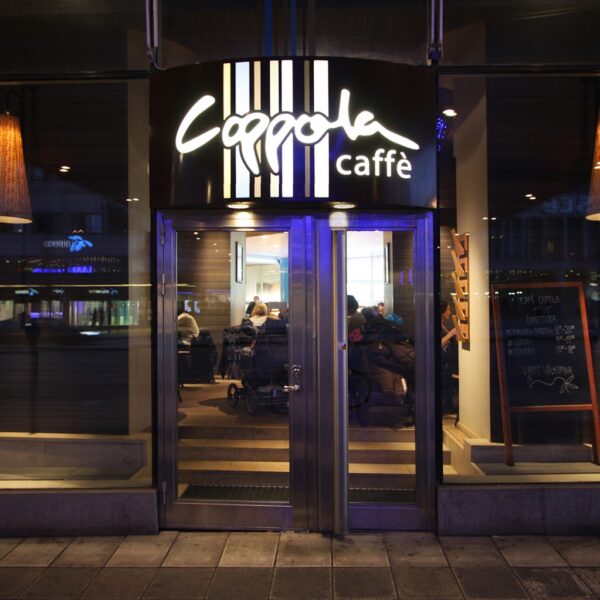 Coppola caffe Fasadskylt i konvex välvd entré skylt & downlight, blankpolerad rostfritt stål med LED-belyst dekaperad text