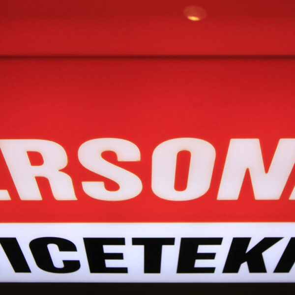 Ljuslåda & Pylonskylt – LED-belyst Opalvit Akrylskylt - Bild 6