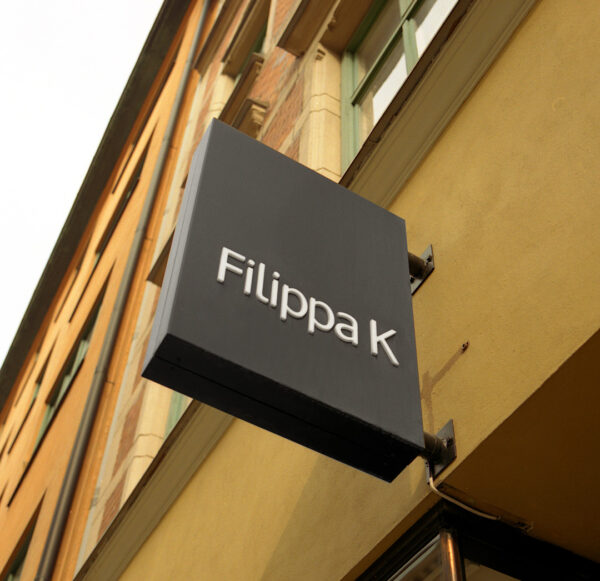 Flaggskylt med LED och Upphöjd Logotyptext - Bild 4