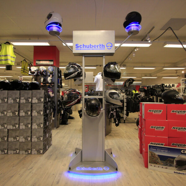 POS-pylonskylt med roterande LED-belysta akrylskivor, integrerad ljuslåda med framåt- och sidobelyst logotyp samt markbelysning med halo-effekt - Bild 2