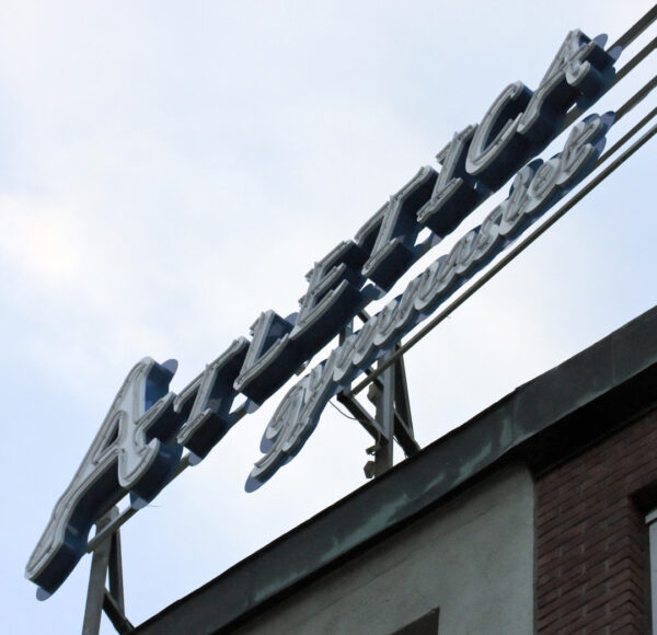 Atletica gymnasiet Fasadskylt med LED Neon & Aluminiumprofil på Tak - Bild 4