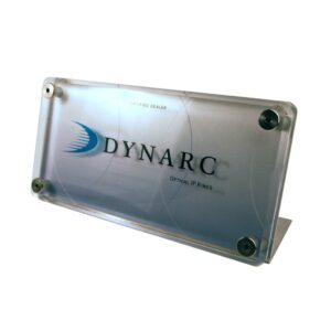 Dynarc bordsskylt i transparent akryl med metallfot