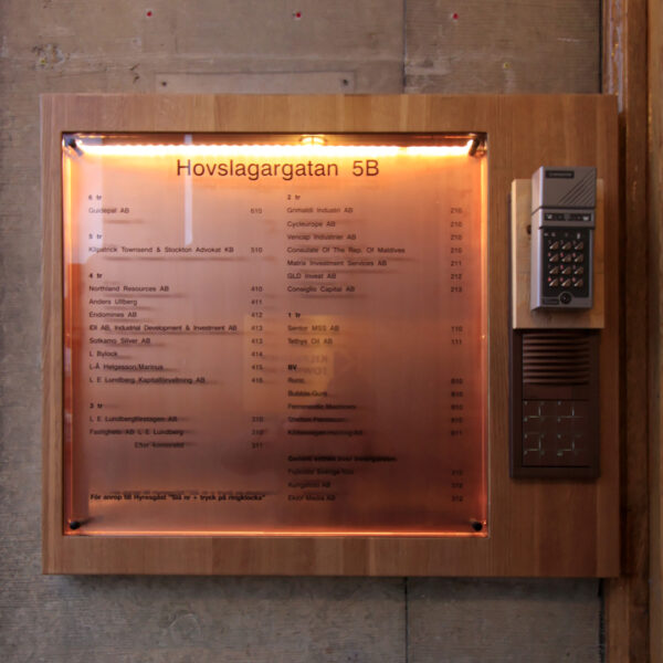Fastighetsregister Lundbergs i ek med LED-belyst glas - Bild 9