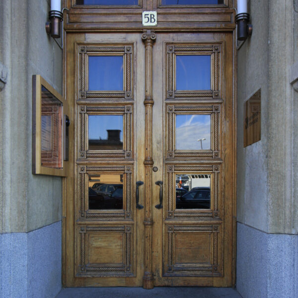 Fastighetsregister Lundbergs i ek med LED-belyst glas - Bild 10