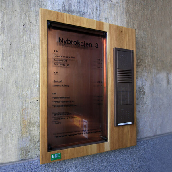 Fastighetsregister Lundbergs i ek med LED-belyst glas - Bild 13