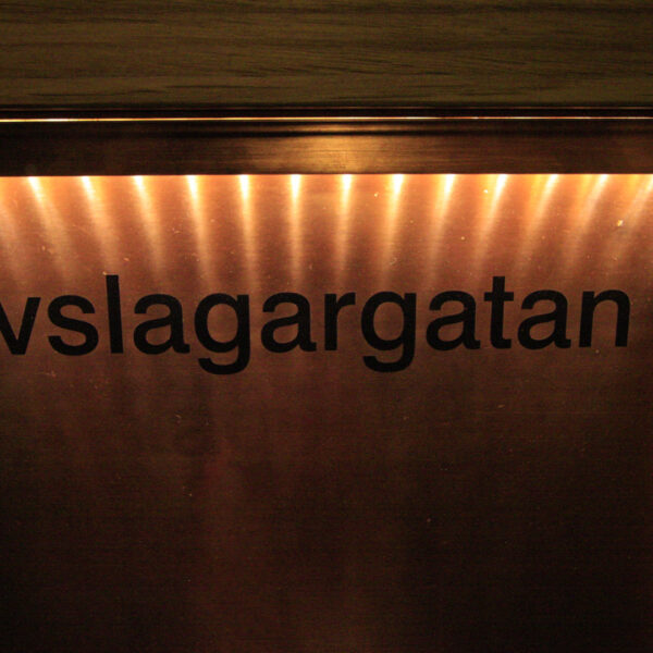 Fastighetsregister Lundbergs i ek med LED-belyst glas - Bild 15