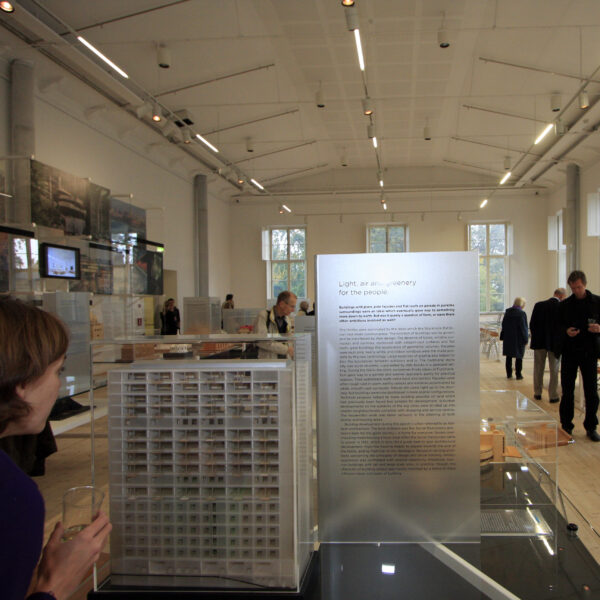 Moderna Museet Arkdes Informationsskylt Arkitekturmuseet i transparent akryl - Bild 7
