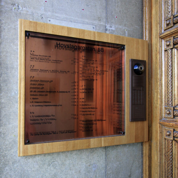 Fastighetsregister Lundbergs i ek med LED-belyst glas - Bild 5
