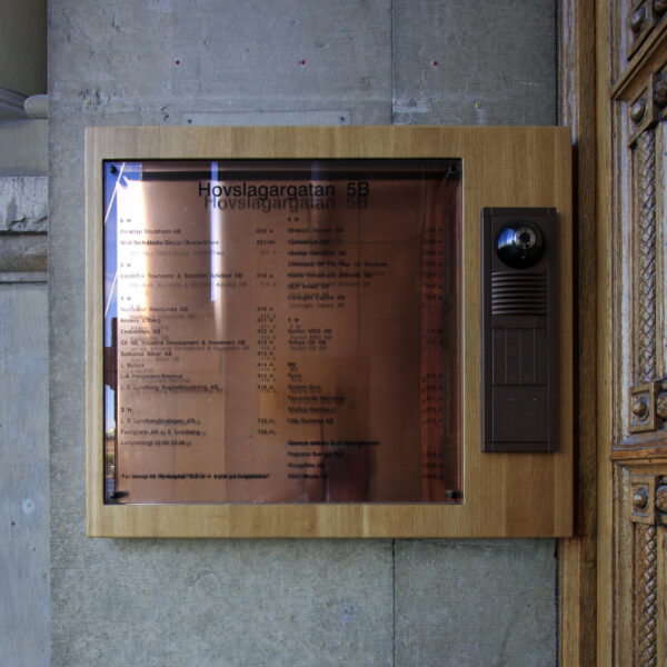Fastighetsregister Lundbergs i ek med LED-belyst glas - Bild 6
