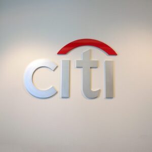 Receptionsskylt Citybank i konturskuren lackerad akryl