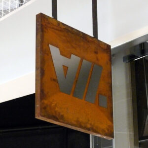 fasadskylt_amazing_seven_fasadskyltar_clarex_2_L