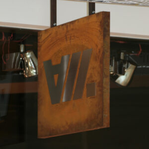 fasadskylt_amazing_seven_fasadskyltar_clarex_6_L