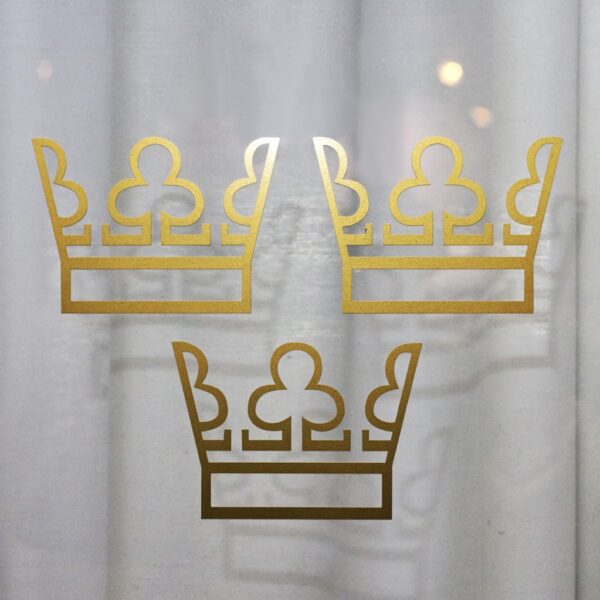 Riksgälden exklusiv fönsterdekor med utskuren guld metallic vinyl
