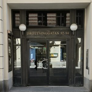 Hufvudstaden Drottninggatan hyresgästregisterskylt bronstitanlegerad rostfritt 6