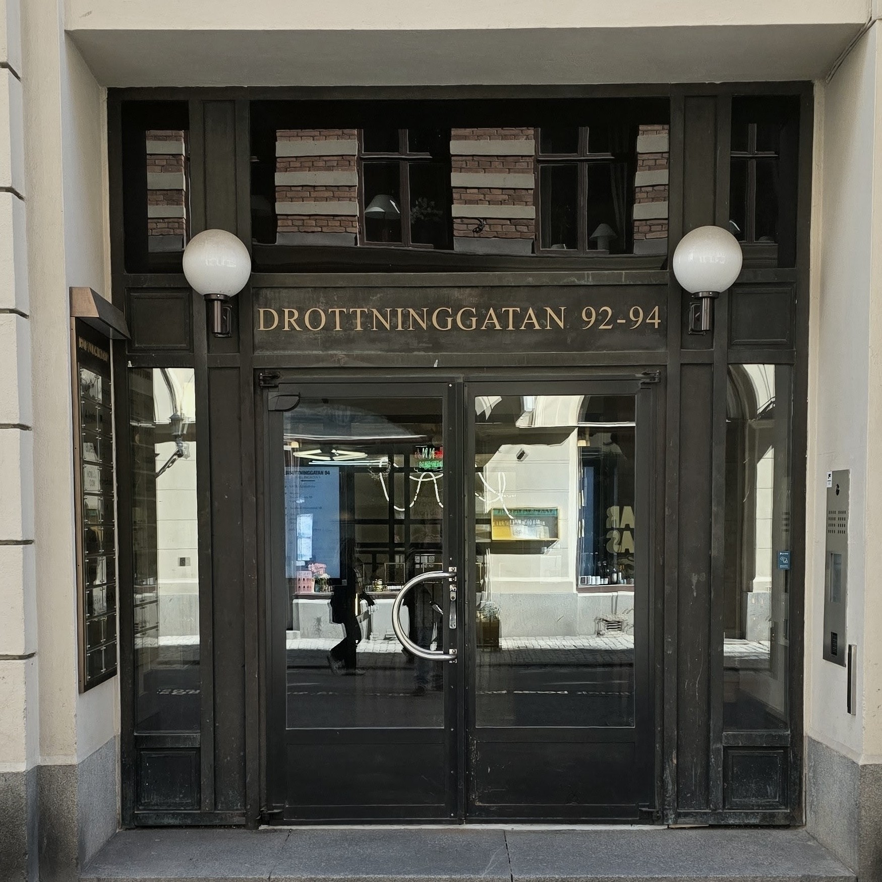 Hufvudstaden Drottninggatan hyresgästregisterskylt bronstitanlegerad rostfritt 6